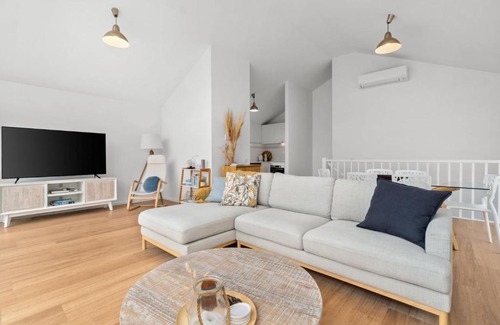 Apollo Bay House | Convenient Cloud Nine - Explore the Town with Ease