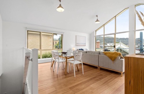 Apollo Bay House | Convenient Cloud Nine - Explore the Town with Ease