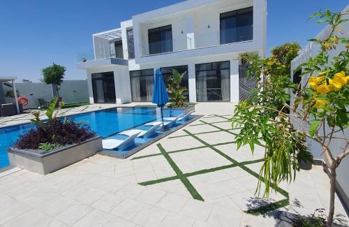 Sweimeh Villa | Relax at Cloud9 Villa by the Dead Sea with Pool Access