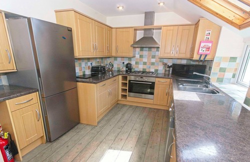 Wrafton Cottage | Experience Cloudbreak: Hot Tub, Log Burner & Pet Friendly