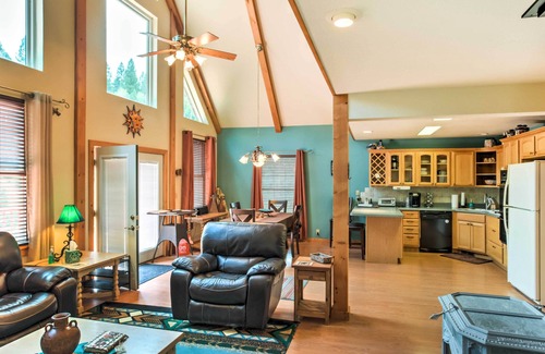 Cloudcroft Cabin | Stargazing Retreat in Cloudcroft with Spa & Breakfast