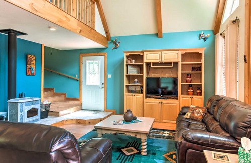 Cloudcroft House | Stargazing Retreat in Cloudcroft with Child-Friendly Amenities