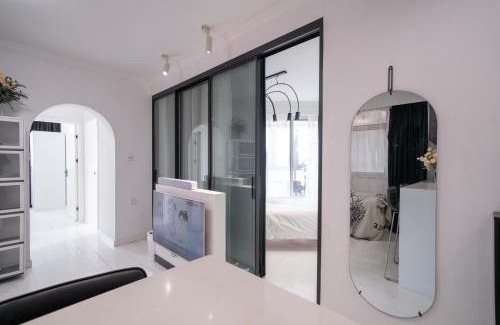 Xujiahui Apartment | Cloudlike Serenity-Family Apartment in Central Shanghai