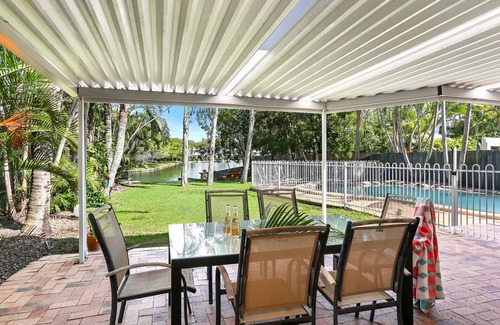 Noosaville House | Experience Clouds End: Steps from Noosa River & Attractions