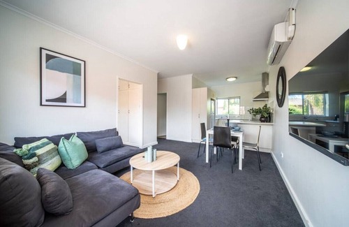 North Adelaide Apartment | Clouds on Francis-Ne · ★Clouds on Francis★Near Melb St✔︎Wifi✔︎Nespresso✔︎