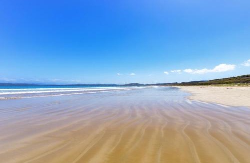 South Bruny House | Idyllic Cloudy Bay Cabin with Private Beach & Ocean Views