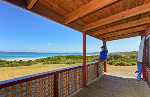 South Bruny Cabin | Guest Rated 10/10: Cloudy Bay Cabin with Family-Friendly Amenities