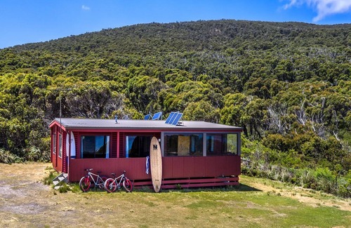 South Bruny Cabin | Guest Rated 10/10: Cloudy Bay Cabin with Family-Friendly Amenities