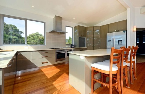 South Bruny House | Relax at Cloudy Bay Lagoon Estate - Family-Friendly Retreat