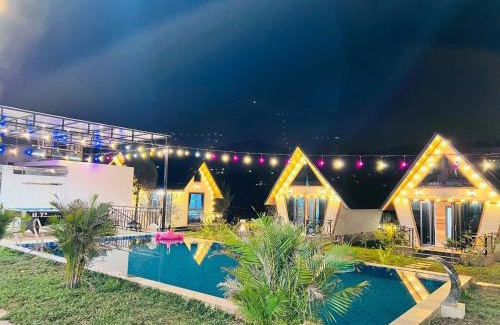 Soc Son House | Inviting Cloudy Home: Family-Friendly Stay with Pool