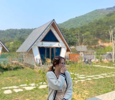 Soc Son House | Inviting Cloudy Home: Family-Friendly Stay with Pool