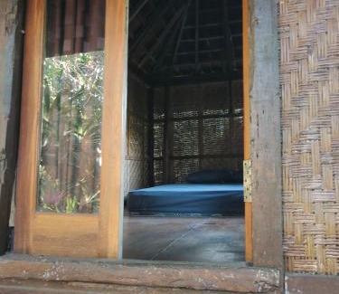 Sukasada House | Pet-Friendly Retreat at Clove Garden - Ideal for Families