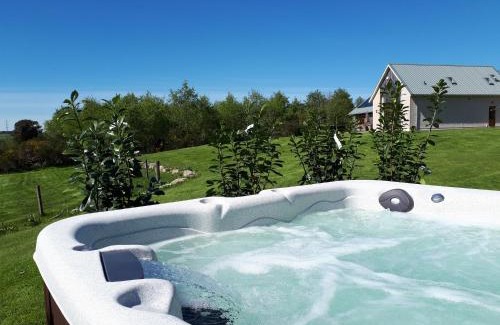Inverurie House | Discover Clovenstone Lodges: 4-Star Retreat with Hot Tub