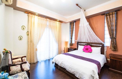 Dongshan Bed & Breakfast | Guest-Rated Clover 248 B&B with Kitchen & Restaurant