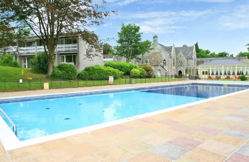 White Cross Cottage | Discover Clover Cottage: Pools, Gym & Pet-Friendly Retreat