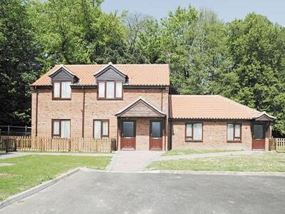 Norwich House | Pet-Friendly Clover Cottage: 4-Star Retreat with High Ratings