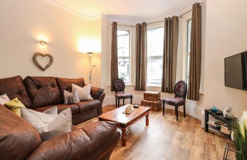 Great Yarmouth House | Prime Clover Court: 4-Star Pet-Friendly Retreat