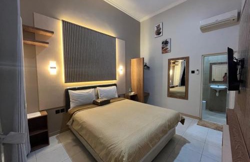 Probolinggo House | Budget-Friendly Clover Homestay with Family Amenities