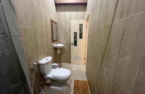 Probolinggo House | Budget-Friendly Clover Homestay with Family Amenities