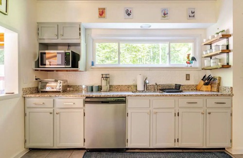 Elka Park House | Outstanding Clover Mountain House: Family-Friendly & Near Hiking