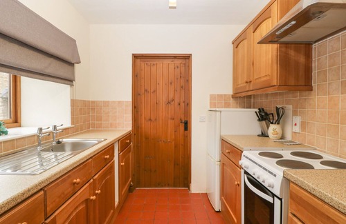 Hay-on-Wye Cottage | Cozy Clover Patch Cottage: Pet-Friendly Retreat in Bromyard