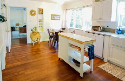 Cloverdale House | Discover Cloverdale Creekside Retreat with Pool & Pet Options