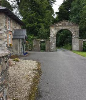 Belturbet Cabin | Top-Rated Cloverhill Gate Lodge: Family-Friendly Getaway