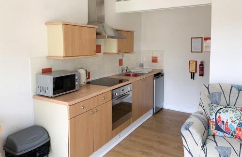Saltfleet House | Pet-Friendly Cloverleaf: Family Welcomes & Great Reviews