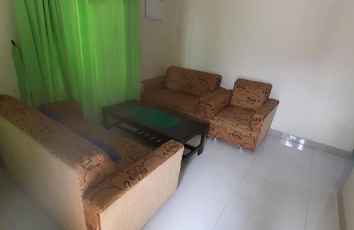 Bontang House | Budget-Friendly Cloverleaf Homestay with Child-Friendly Amenities