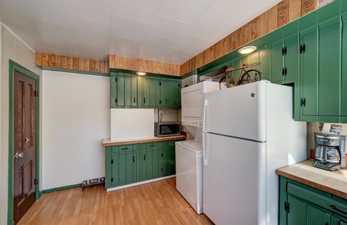 Leadville North House | Pet-Friendly Cloverleaf with Hot Tub, Near Ski Cooper