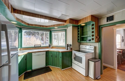 Leadville North House | Pet-Friendly Cloverleaf with Hot Tub, Near Ski Cooper