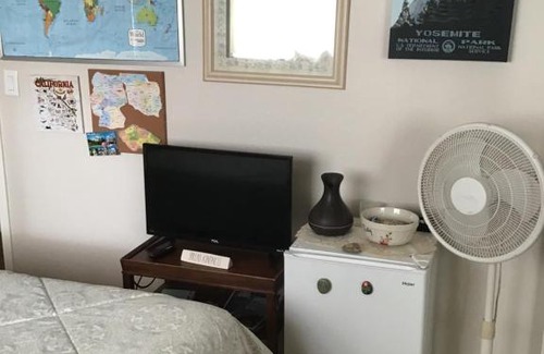 Clovis House | Budget-Friendly Clovis, CA Room Near National Parks