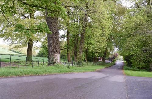 Basingstoke House | Pet-Friendly Club Cottage: Rated 9/10 for Family Fun