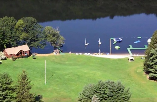 South Kent House | Guest Rated: Club Getaway Pine Grove Awaits You!