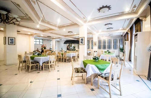 Subic Resort | Inviting Club Morocco Beach Resort with Pool & Hot Tub