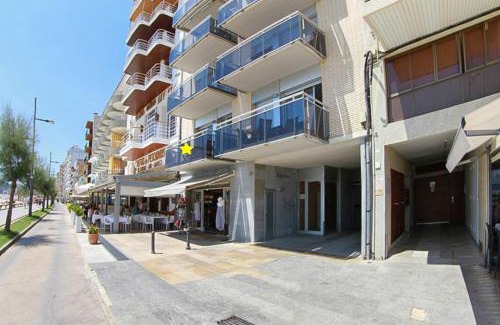 Sant Antoni de Calonge Villa | Charming Club Villamar: Family-Friendly Apartment Amatella
