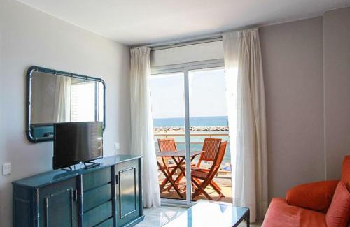 Sant Antoni de Calonge Villa | Charming Club Villamar: Family-Friendly Apartment Amatella
