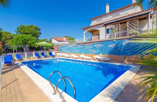 Mas Altaba Villa | Discover Club Villamar in Paris - Ideal for Families & Pets