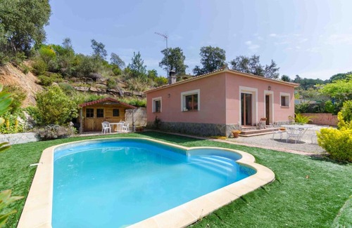 Mont Barbat Villa | Relaxing Retreat at Club Villamar - Ayarza with Pool Access