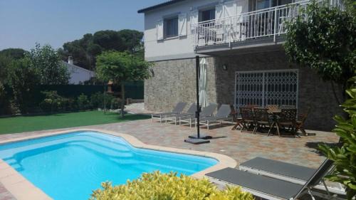 Vidreres Villa | Pet-Friendly Retreat at Club Villamar - Gladys with Pool