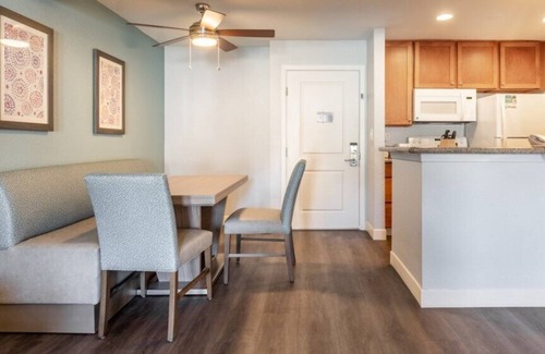 Anaheim Resort House | Discover the Comfort of Club Wyndham Dolphin's Cove Suite