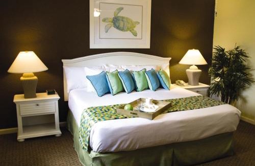 Surfside Beach Resort | Relax at Club Wyndham Grand Palms with Inviting Pool Access