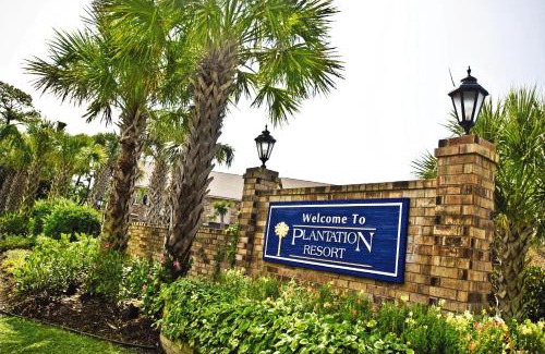 Surfside Beach Resort | Relax at Club Wyndham Grand Palms with Inviting Pool Access