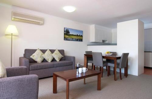 Salamander Bay Hotel | Discover Club Wyndham Port Stephens: Your 4-Star Escape