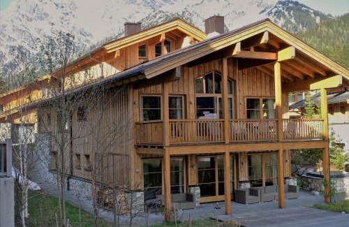 Hinterthal Ski Chalet | 5-Star Chalet on the Lake: Guest Rated 9.8, Pet Friendly