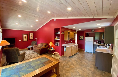 Center Ossipee Cabin | Discover Cluck's Cabin: Pet-Friendly Retreat in Lakes Region