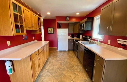 Center Ossipee Cabin | Discover Cluck's Cabin: Pet-Friendly Retreat in Lakes Region
