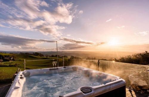 Llanbedr-dyffryn-clwyd House | Relaxing Escape at Clwyd Gate Manor with Hot Tub & Pool