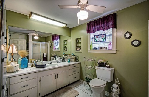 Harperville Bed & Breakfast | Discover Clyde and Marie's Bed & Breakfast - 10/10 Rated Escape
