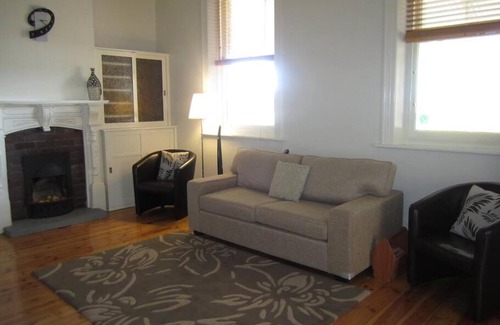 Maitland House | Child-Friendly Clydesdale Cottage B&B - Guest Rated 9/10